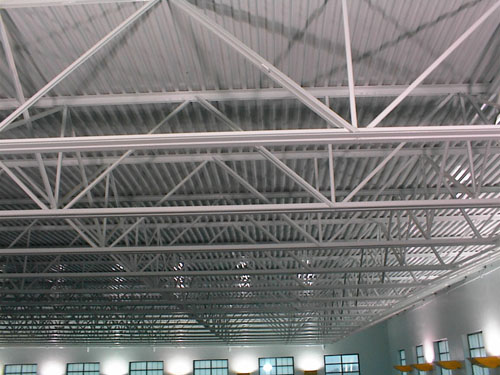 同业施工操作失误多，J9集团建设守行规尊市场