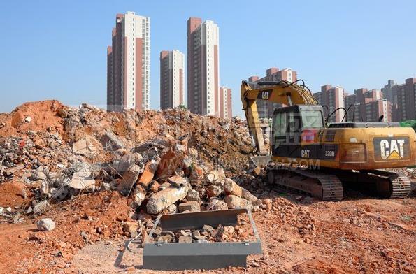 1597300684199538 企业乱倒构筑垃圾最高罚100万
